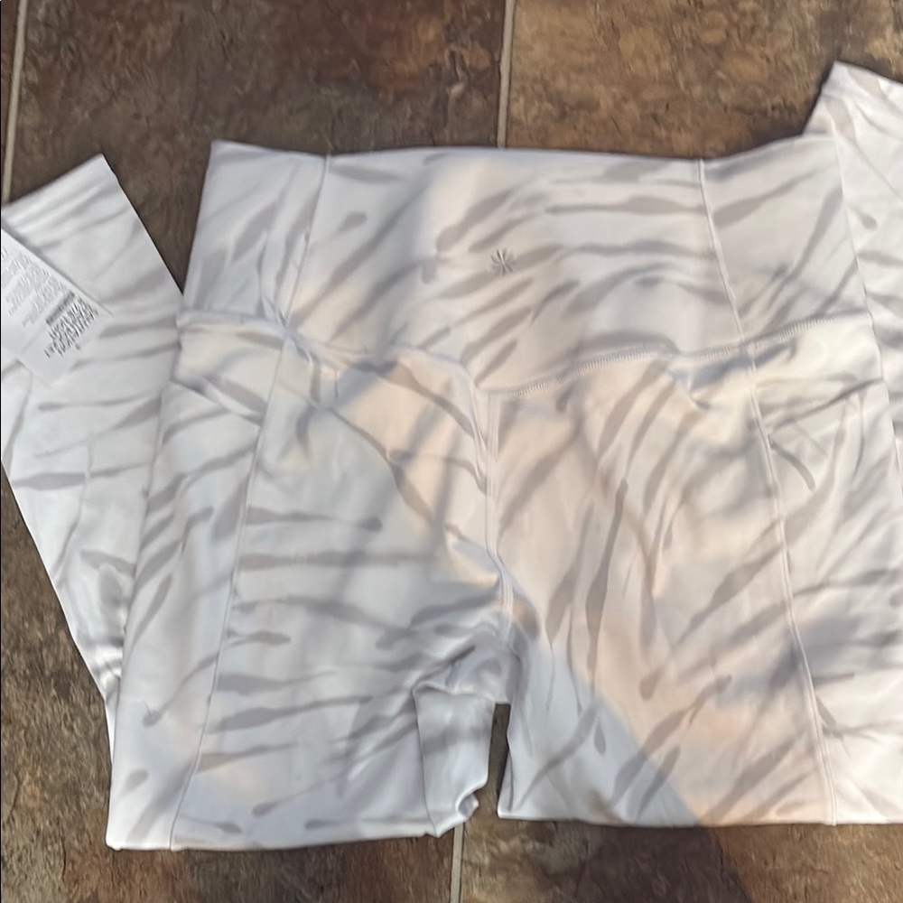 Athleta NWT White and Gray Patterned Leggings - Picture 5 of 5